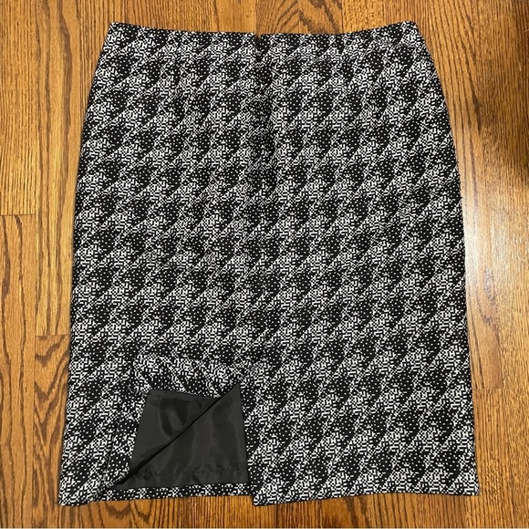 Talbots Geometric Black/White Pencil Skirt Size 8 - Picture 5 of 8
